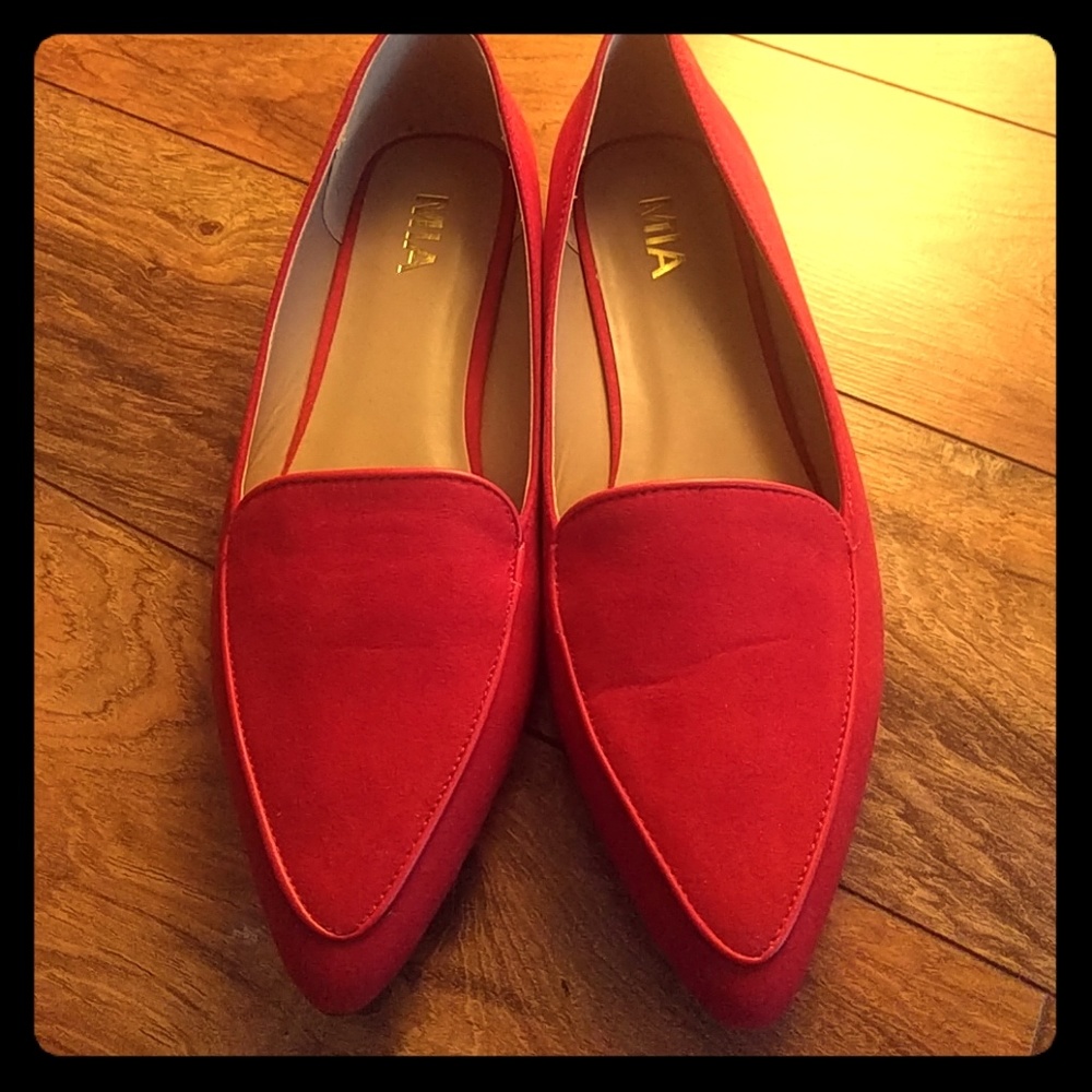 NWOT Red Pointed Loafers